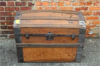 Antique Pine Hump Back Trunk 25" x 32" x 18"