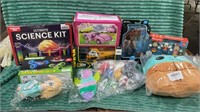 1 LOT ASSORTED TOYS INCLUDING SCIENCE KIT, REMOTE