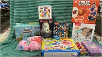 1 LOT ASSORTED TOYS INCLUDING AIR DRY CLAY, PLAY