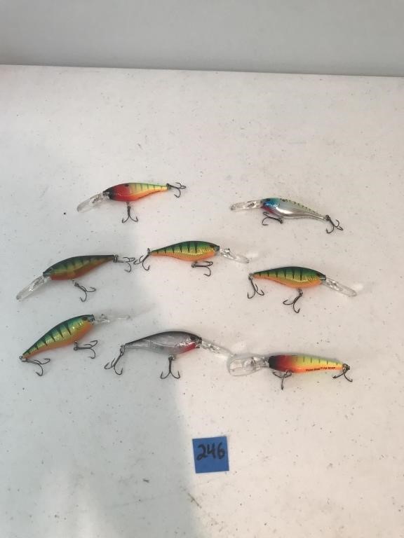 7 Assorted Fishing Lures (Some Flicker Shad)