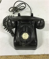 Vintage non-dial crank telephone