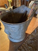coal skuttle with shovel + air pump