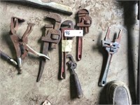 Pipe Wrenches & Clamp (6) PCS