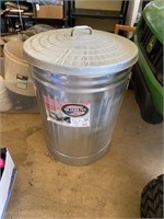 31 Gallon Galvanized Trash Can w/ Lid