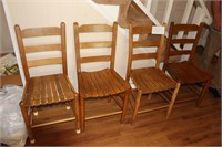 4 WOODEN DINING CHAIRS