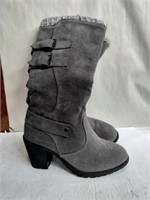 Mukwks gray women's boots size 6