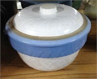 LG covered stoneware bowl (Good)