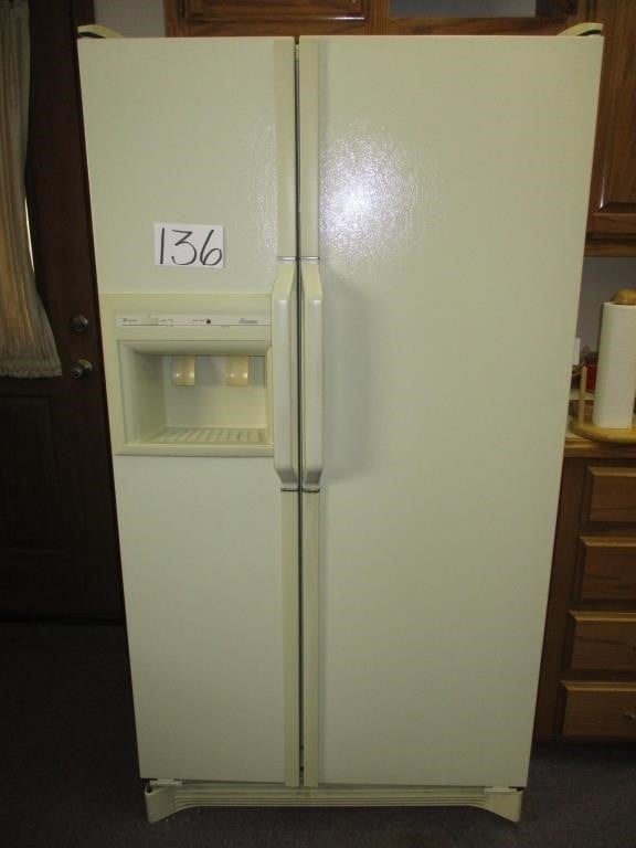 Amana Freezer & refrigerator