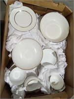 White China box Lot