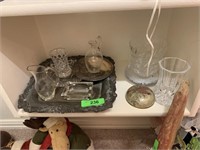 CONTENTS OF SHELF LOT OF SILVERPLATE GLASSWARE +