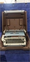 SCM Smith-Corona Electra 220 Typewriter