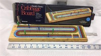D2) CRIBBAGE BOARD WITH PEGS