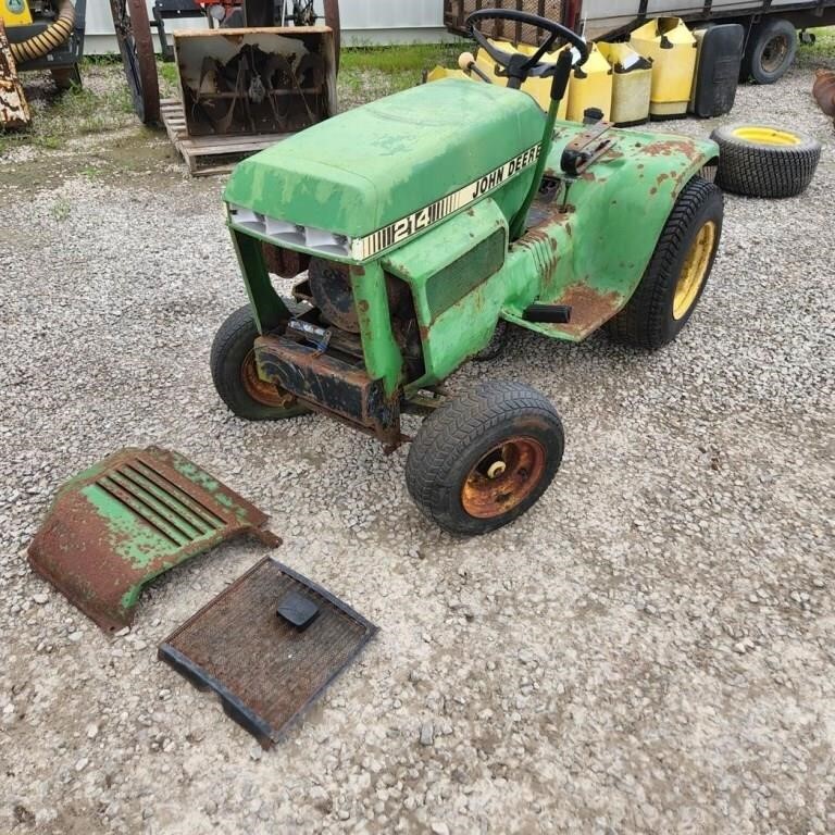 JD 214 Riding Lawnmower. No Deck.