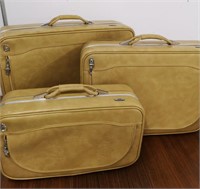 Vintage luggage by Carson three matching pieces