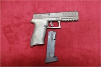 Diamondback Pistol, Model Fs Nine W/ Mag 9