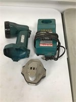 Makita Light, Charger and Battery   NOT TESTED