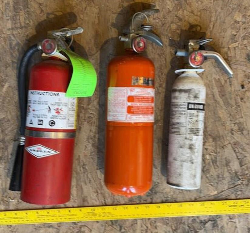 3-modern fire extinguishers. Not tested sold as is