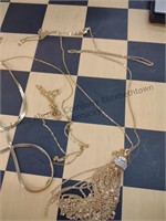 A group of necklaces all have magnetic properties