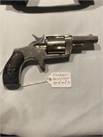 Smoker revolver .38 rim fire, missing 1 grip