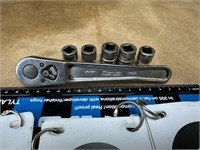 Snap-On ratchet & 5 Sockets ¼”