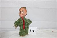 VINTAGE WALT DISNEY PETER PAN PUPPET BY GUND