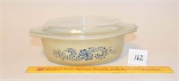 Pyrex Home Stead Pattern 1 1/2 QT. Casserole with