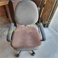 OFFICE CHAIR