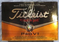 12 NEW TITLEIST PRO V1 GOLF BALLS IN BOX