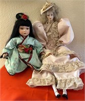 Q - LOT OF 2 COLLECTOR DOLLS (1 AS IS) (S115)