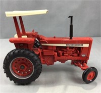 1/16 model Ertl international farmall 826 tractor