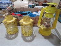 COLL OF METAL CANDLE HOLDERS & LANTERN