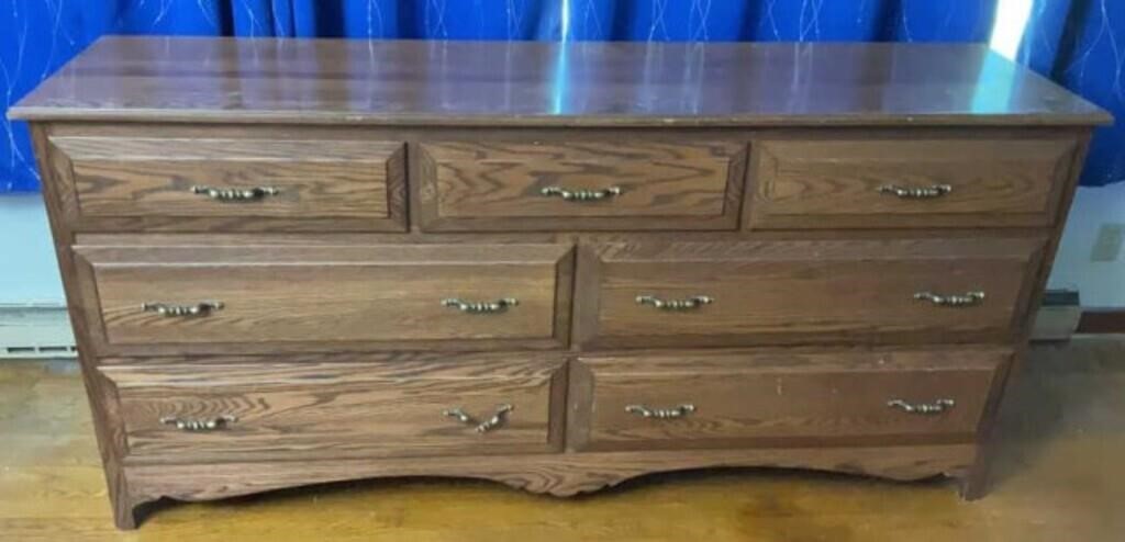 Dresser 71x34x19 - Has A Broken Handle