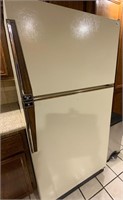 Amana 20 Energy Saver Refrigerator Works