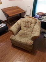 Broyhill flowerd chair