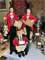 VINTAGE CHRISTMAS CAROLERS