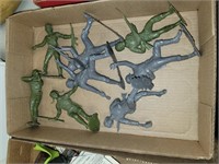 RUBBER ARMY MEN