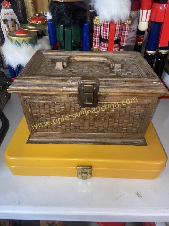 2 vintage sewing boxes empty