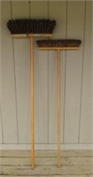 F1) Wooden Handle Push Brooms, 4.5 nylon bristle &