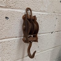 Heavy Cast Iron Pulley with Hook