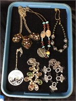 FASHION JEWELRY LOT / 6 PCS