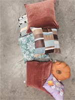 Whoelsale Bundle - Decorative Pillows - 7 Pieces