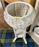 WICKER PLANT STAND