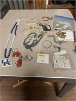 Lot of jewelry