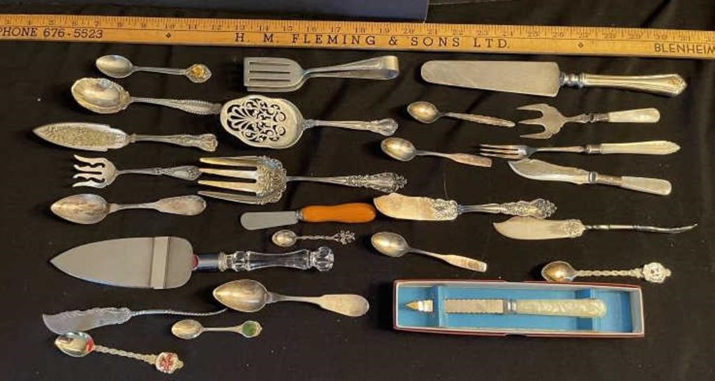 Serving utensils