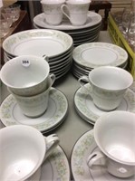 Set of flowered dinnerware