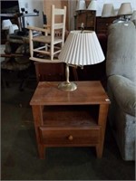 Nightstand with matching lamp. 15x24x24.