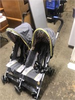 DOUBLE STROLLER