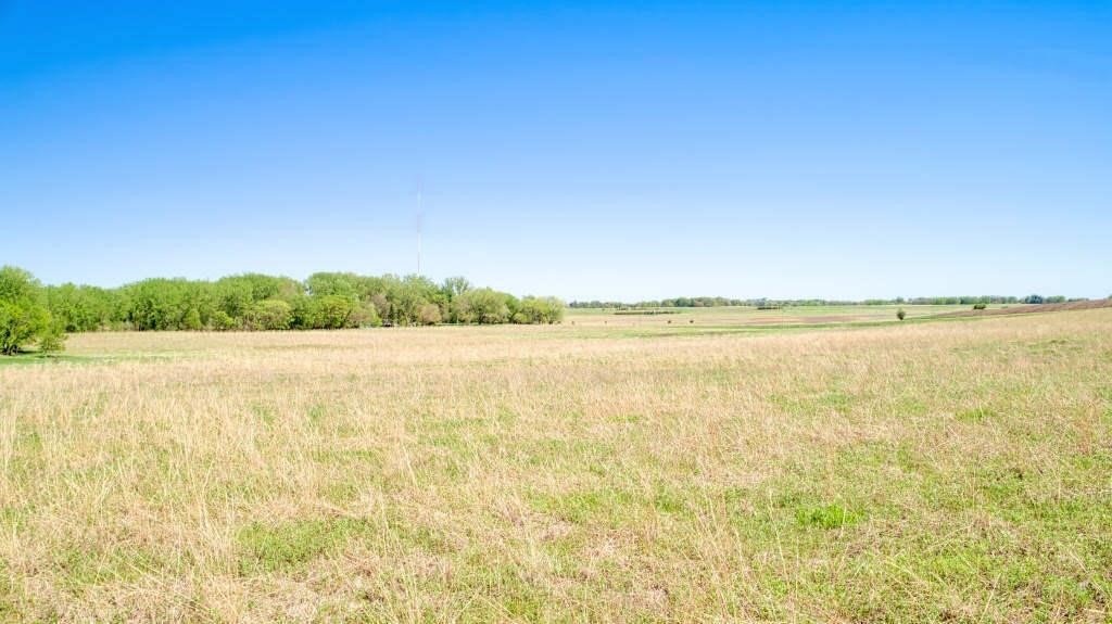 35.04 Acres m/l in Dickinson County, Iowa