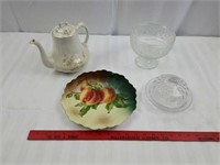 4 decorator items including ceramic tea pot
