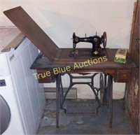 Singer Foot Pedal Sewing Machine